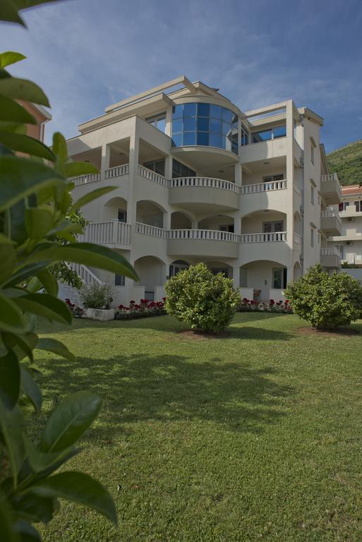 Vila V Lux Apartments Petrovazzo Esterno foto