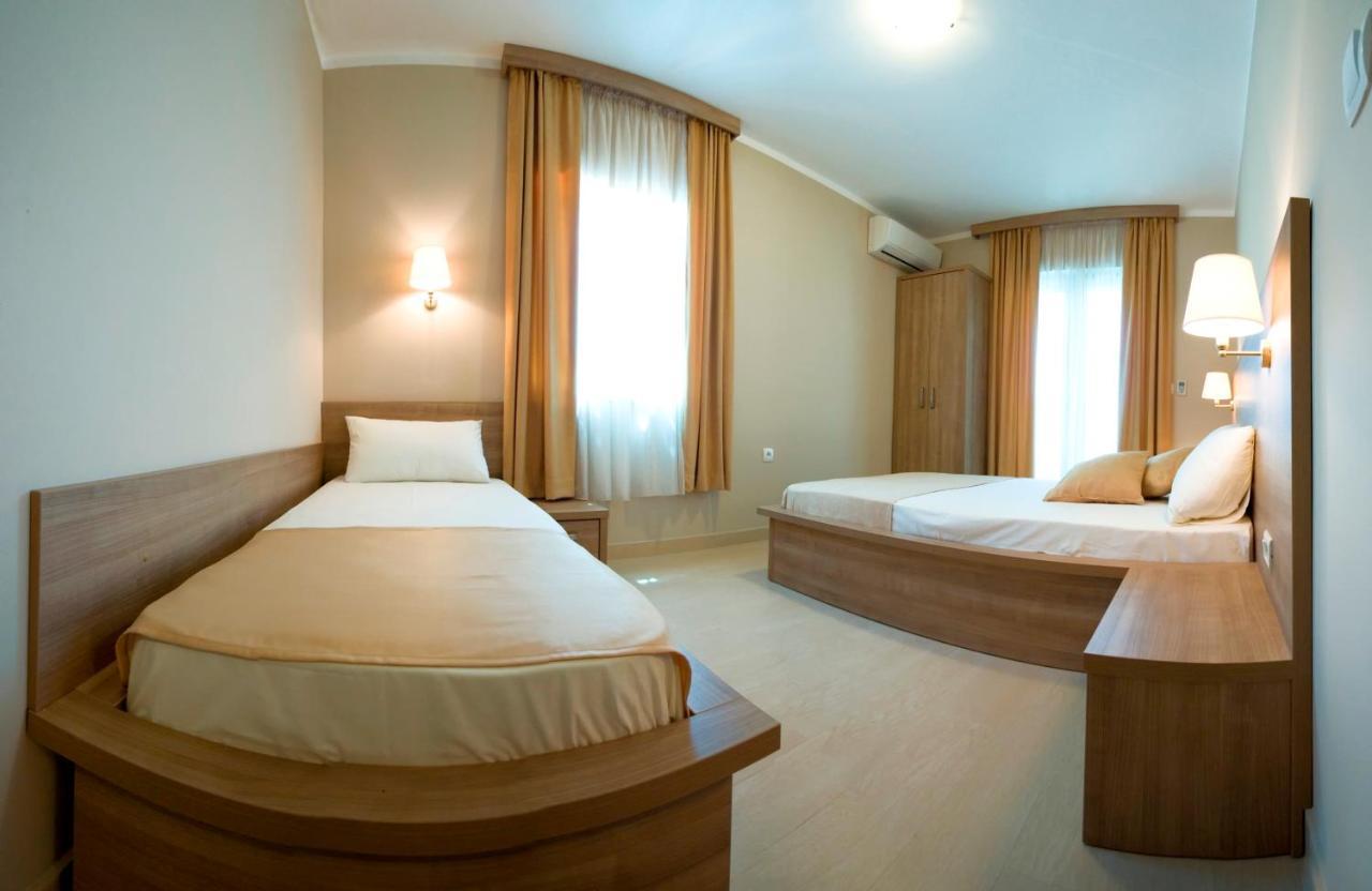 Vila V Lux Apartments Petrovazzo Esterno foto