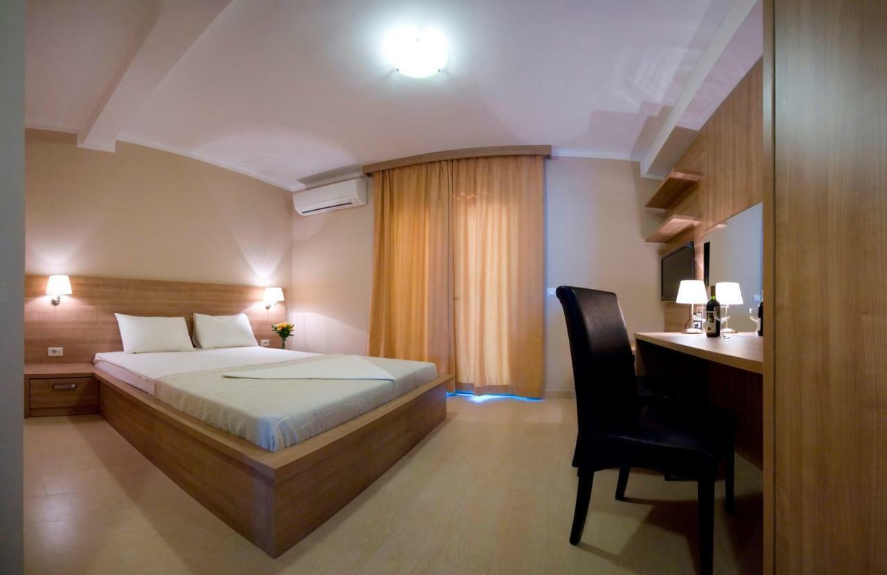 Vila V Lux Apartments Petrovazzo Esterno foto