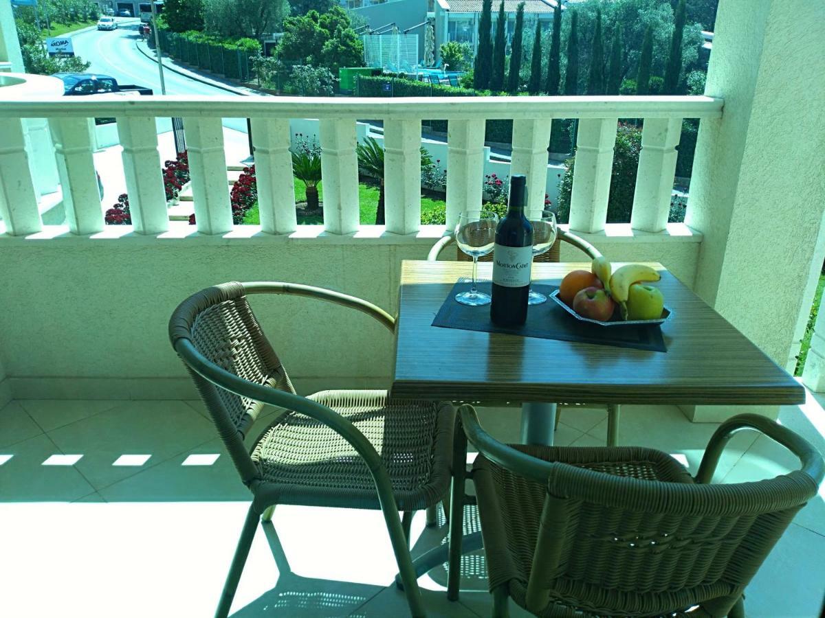 Vila V Lux Apartments Petrovazzo Esterno foto