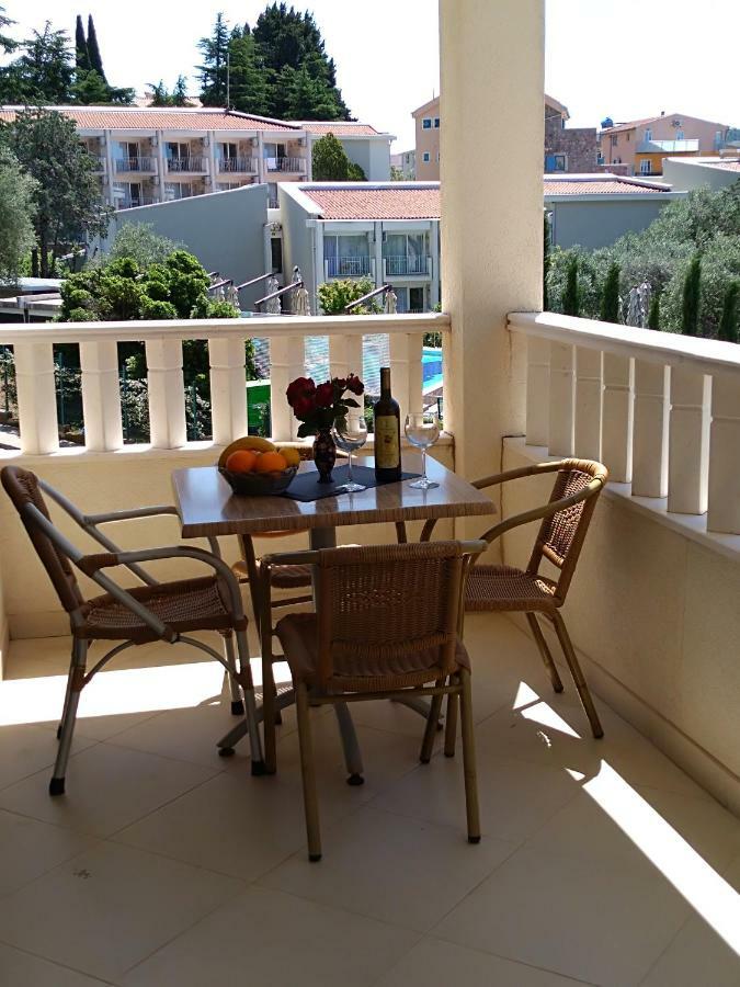 Vila V Lux Apartments Petrovazzo Esterno foto