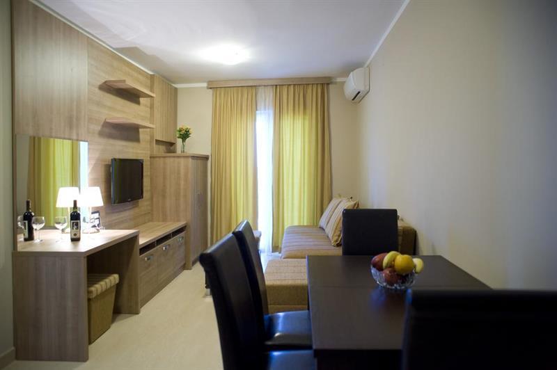 Vila V Lux Apartments Petrovazzo Esterno foto